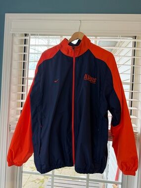 Team Issued Nike Men's Illinois Windbreaker Jacket and pants set!
